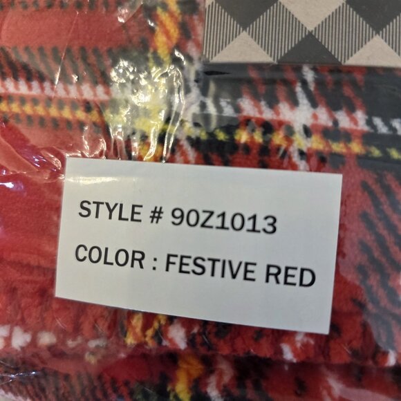 Macchia di Ruggine Premium Sherpa Blanket 50x60 Festive Red Plaid Fleece Throw - Picture 7 of 10
